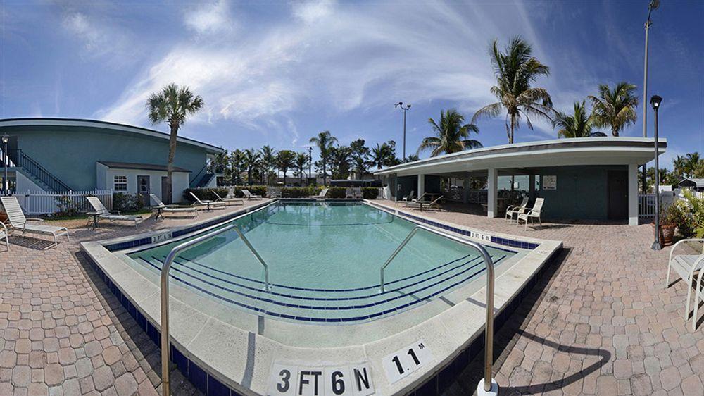Americas Best Value Inn Fort Myers Exterior photo